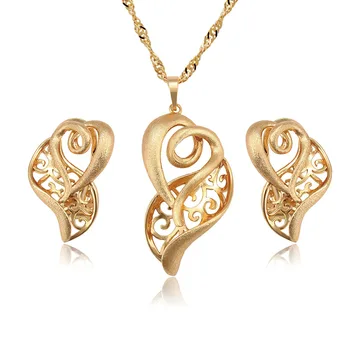MxGxFam Модные ювелирные изделия Набор сердечек Кулон Ожерелье и серьги для женщин Золотой цвет 18 карат Высокое качество CZ AAA +