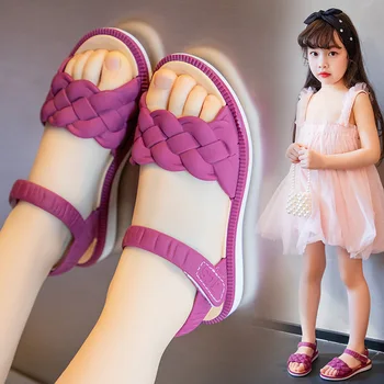 Летние сандалии для девочек 2023 года выпуска, новая корейская версия с нескользящей мягкой подошвой, повседневные пляжные сандалии принцессы для маленьких девочек