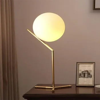 Настольная лампа из скандинавского стекла в стиле постмодерн, простая черно-белая золотая прикроватная тумбочка для спальни, настольная лампа для чтения, настольная лампа для домашнего декора в гостиной