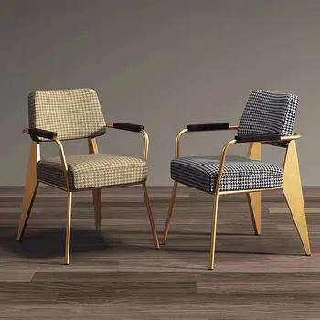 Скандинавские обеденные стулья Легкие Роскошные железные стулья для кухни Домашний стул со спинкой Дизайнерский современный минималистичный офисный стул Кресло